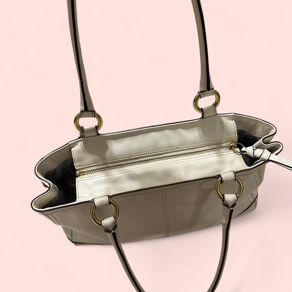 Coach - Picture 8 of 13